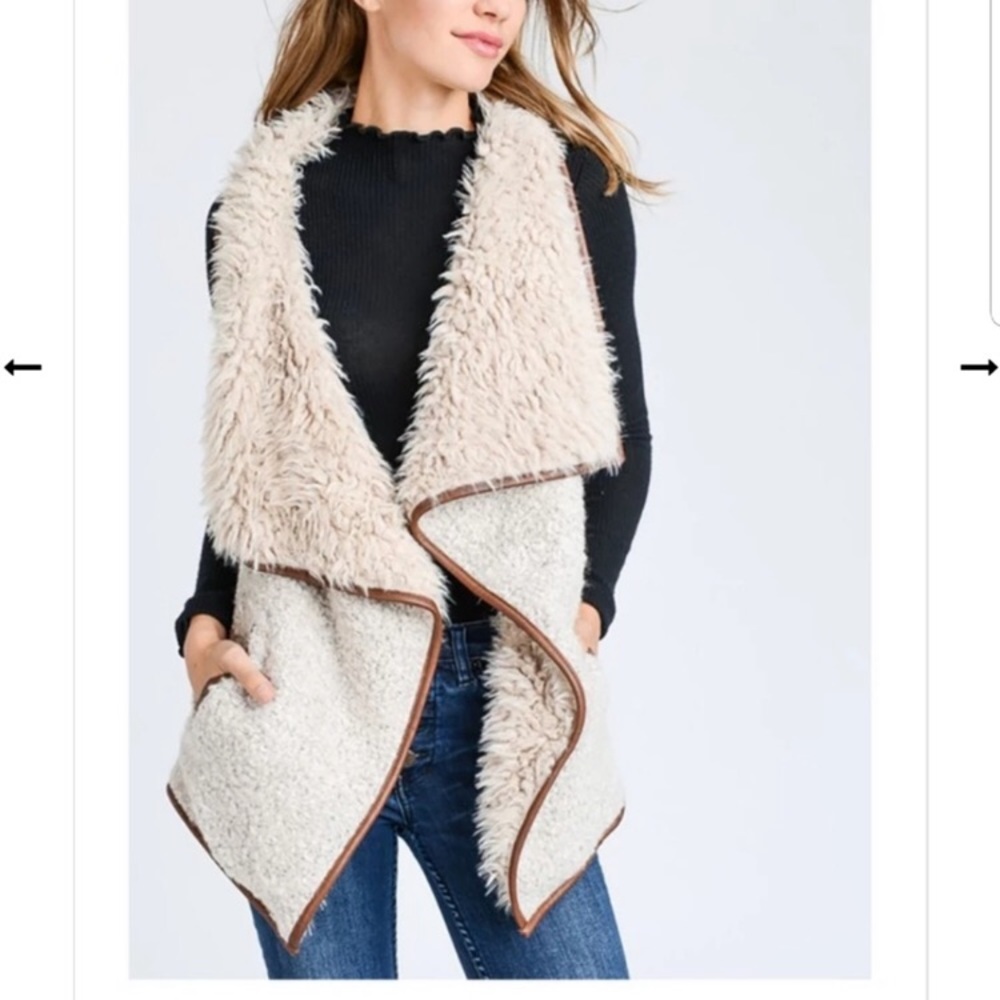 NWT Faux fur sleeveless vest
